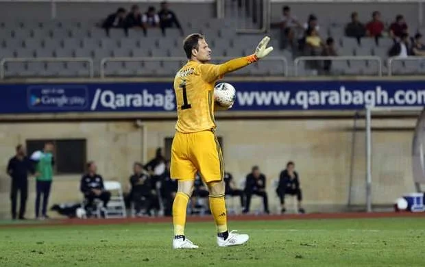 "Qarabağ"ın sabiq qapıçısı "Fənərbağça"da 