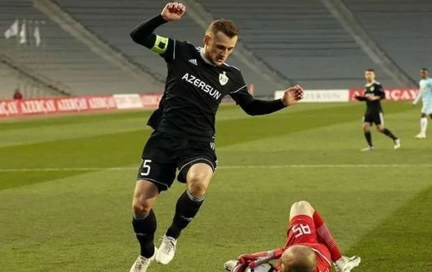 Azərbaycanda eyni klubda ən çox meydana çıxan futbolçu kimdi? 