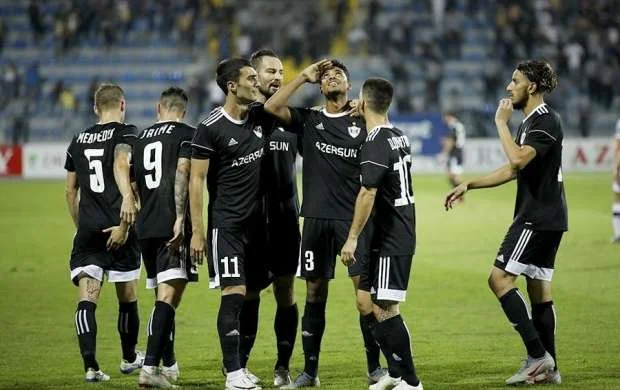 "Qarabağ" "Sileks"lə oyun üçün 21 futbolçu sifariş etdi 