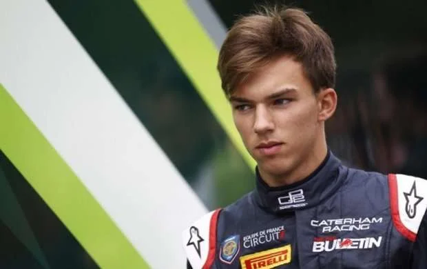 "Formula 1" pilotunun evi qarət edildi 