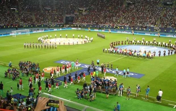UEFA Super Kuboku oyununa azarkeşlər buraxılacaq 