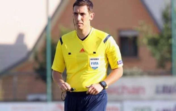 Rəhim Həsənov 7 "sarı" göstərdi, penalti təyin etdi 