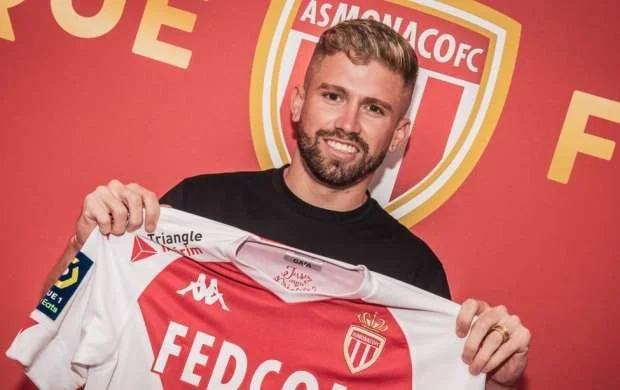 "Atletiko"nun futbolçusu Fransa klubunda - RƏSMİ 
