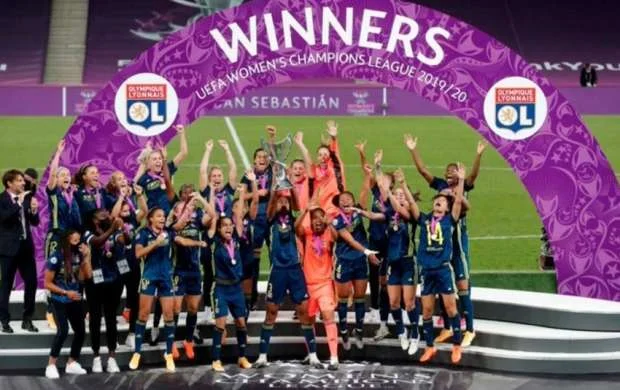 Fransa klubu Çempionlar Liqasının qalibi oldu 