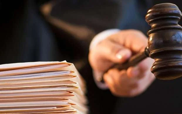İranda çempiona qarşı iki dəfə ölüm hökmü çıxarıldı 