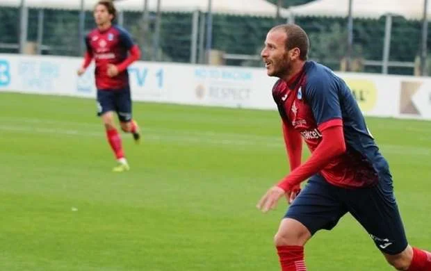 "Zirə"dən ayrılan futbolçu Yunanıstan klubunda 