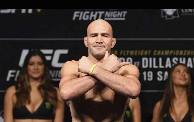 MMA döyüşçüsü koronavirusa yoluxdu 