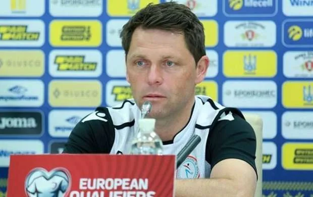 Lük Holts: "De Byazi komandasının oyunundan razı qalmalıdı" 