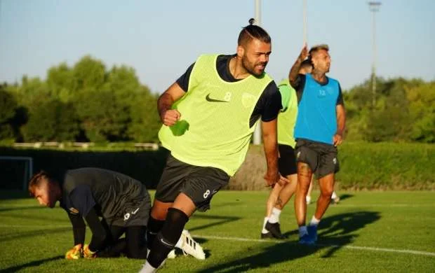 Millimizdən imtina edən futbolçu "Qalatasaray"ın hədəfində 