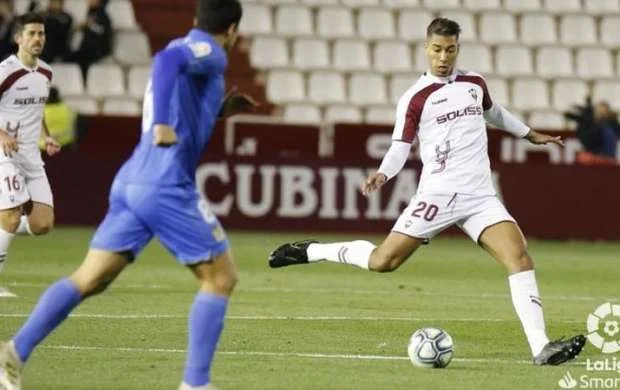 Millimizin futbolçusu Barselonada uduzdu, sarı vərəqə aldı 