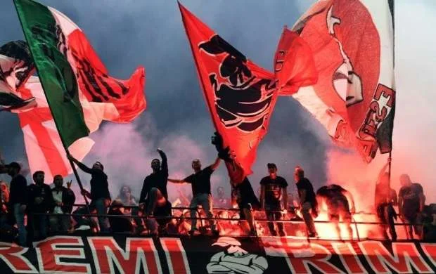 "Milan"ın oyununa azarkeşlər buraxılacaq 
