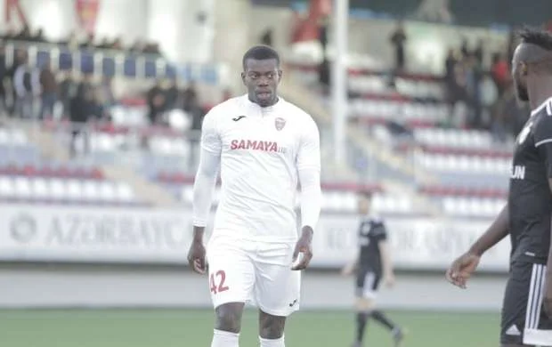 "Keşlə"də qalmaqal: Baş məşqçi və futbolçu bir-birini yalançı adlandırdı 