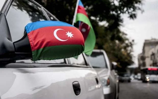 "Üçrəngli bayrağımız dalğalansın!" - Nazirlikdən çağırış  
