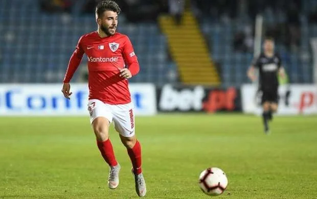 "Qarabağ" braziliyalı futbolçuya "elçi düşüb" 