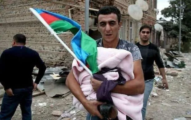 Gəncədə evə mərmi düşdü, 10 aylıq körpə yaralandı 