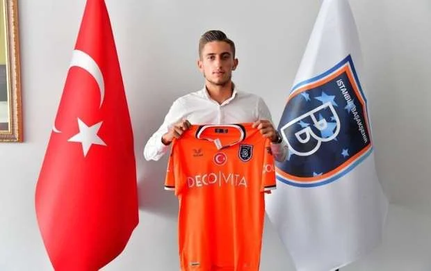 Millimizin futbolçusu “Başakşəhər”lə müqavilə bağladı  