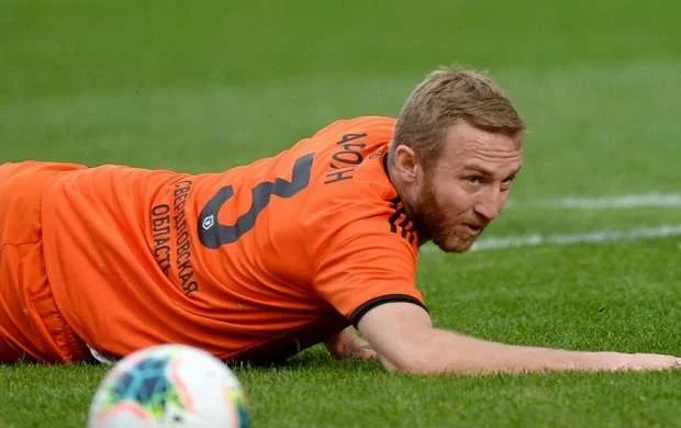 Erməni futbolçu Qarabağa getmək bəhanəsiylə klubu aldatdı 
