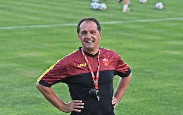 Faruk Hacibegiç Azərbaycanla oyun öncəsi problemlərdən danışdı 