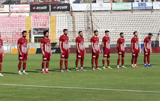 Türk klubunda koronavirus şoku: Daha 3 futbolçu yoluxdu 