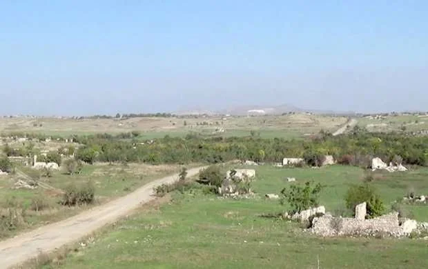 Füzuli şəhərinin mərkəzində Azərbaycan bayrağı dalğalanır - VİDEO 