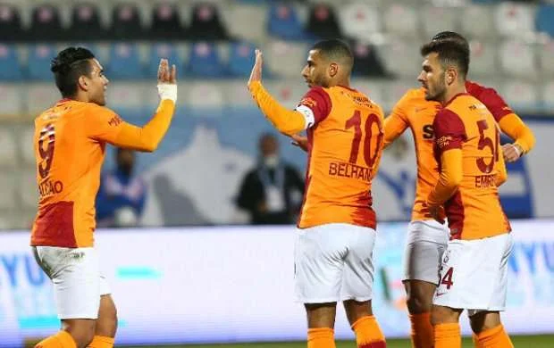 Falkaodan məhsuldar ötürmə, qol və qırmızı vərəqə - VİDEO 