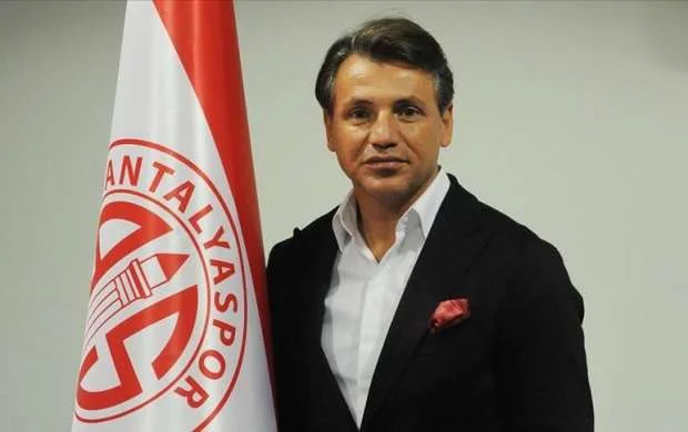 Türkiyə klubu baş məşqçisini yola saldı 