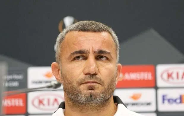 Qurban Qurbanov: "Başlarına dəysin" 