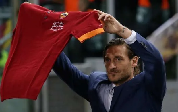 Françesko Totti koronavirusa yoluxdu 