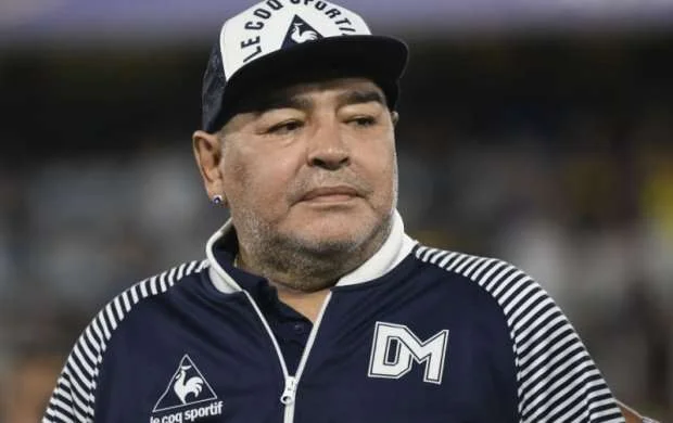 Maradona əməliyyat olunacaq 