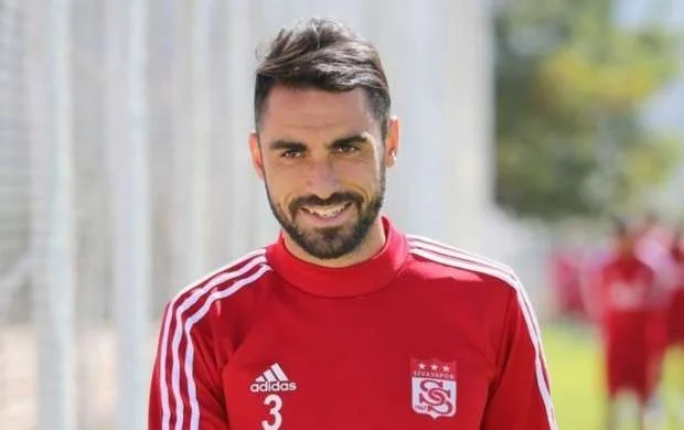 "Sivasspor"un futbolçusu: "Qarabağ"la oyuna qələbə üçün çıxacağıq" 