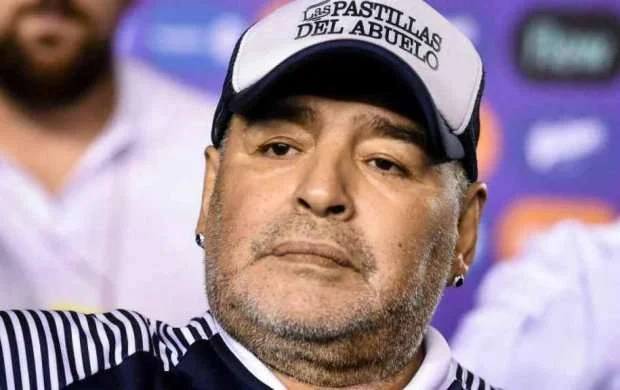 Maradona xəstəxanada nə qədər qalacaq? 