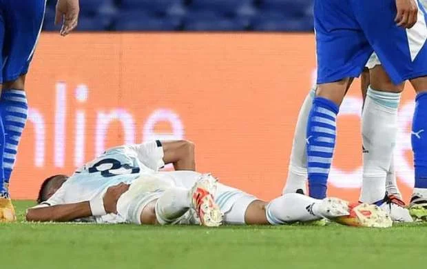 Argentina yığmasının futbolçusunun onurğası qırıldı - VİDEO 