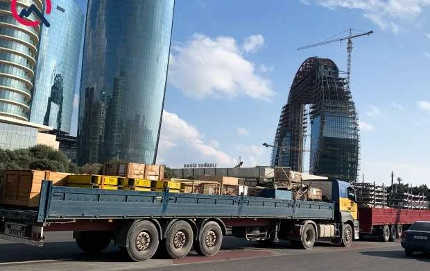 Bakıda “Formula 1” konstruksiyaları sökülür, parad gözlənilir - FOTOLAR 