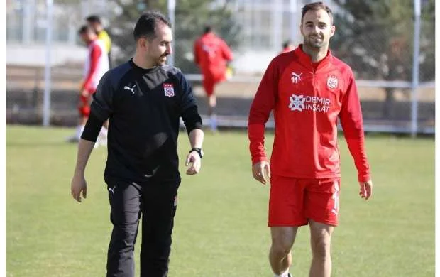 Feliks məşqlərə başladı - "Qarabağ"la oyuna hazırlaşır 