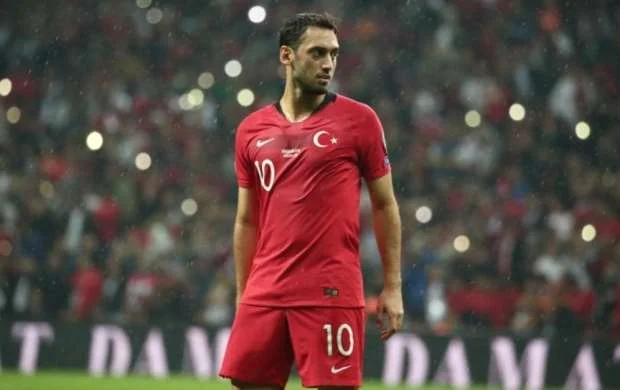 "Yuventus" Türkiyə millisinin yarımmüdafiəçisini istəyir 