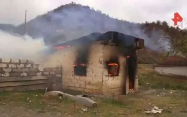 Ermənilər geri qaytarılan 7 kəndi də yandırmağa başladı - VİDEO 