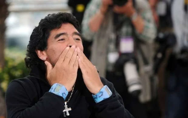 "Maradona həkimlərin səhv müalicəsi üzündən həyatla vidalaşdı" - İDDİA 