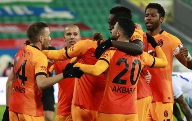 “Qalatasaray” darmadağına sevindi - VİDEO 