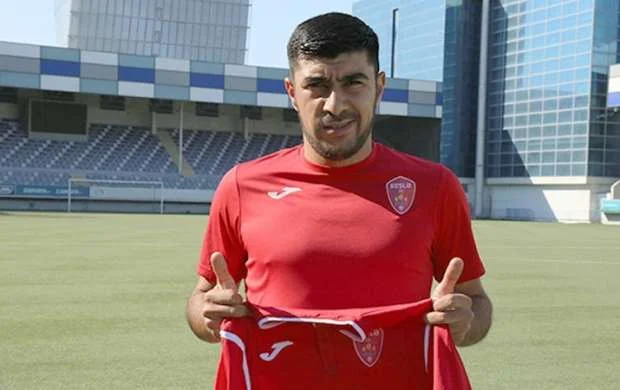 Hakimləri söyən futbolçunun cəzası açıqlandı 