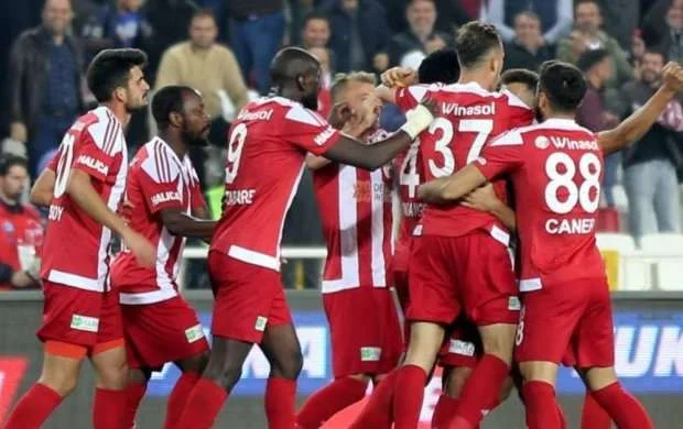 "Sivasspor"da daha 4 nəfər korponavirusa yoluxdu 