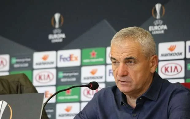 "Sivasspor"un baş məşqçisi koronavirusa yoluxdu 