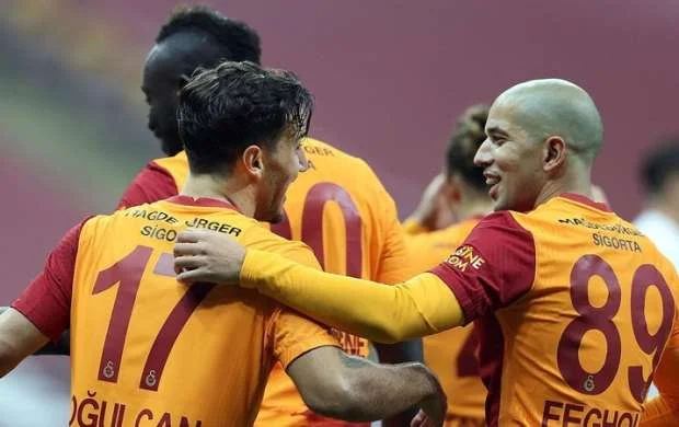 "Qalatasaray" darmadağınla zirvəyə şərik oldu - VİDEO 