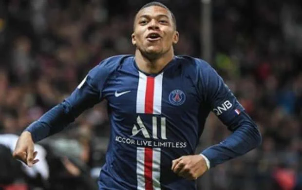 Mbappe Messini arxada qoydu 