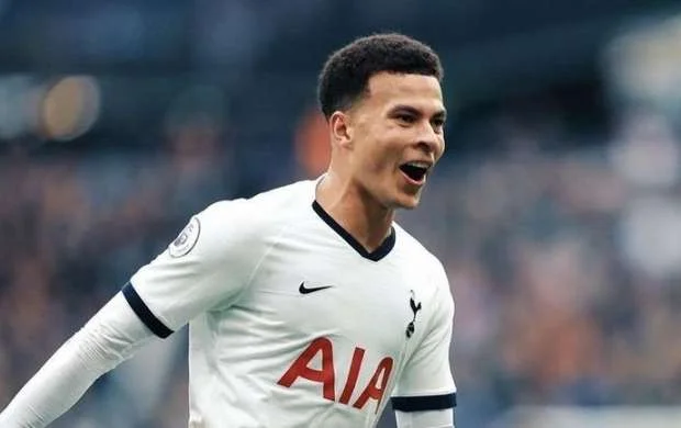 "Tottenhem" məşhur yarımmüdafiəçi ilə bu qış vidalaşacaq 