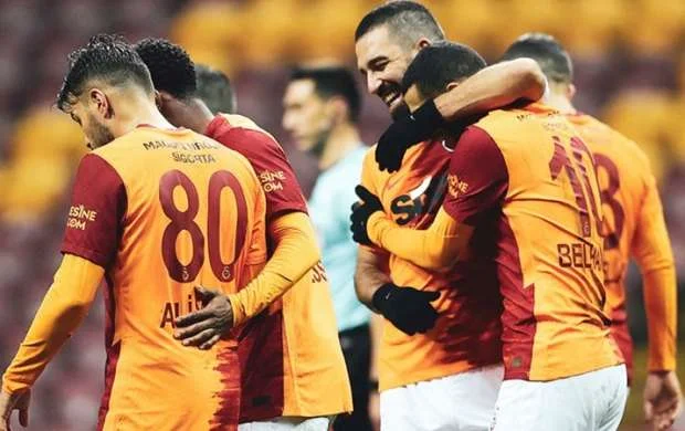 "Qalatasaray" 1/8 finala vəsiqə qazandı - VİDEO 
