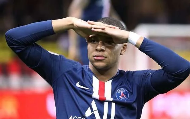 Mbappe saçlarını bu rəngə boyadı - FOTO 