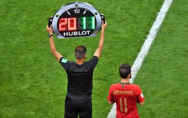 Futbolda 5 əvəzetmə qaydasının istifadə müddəti uzadıldı 
