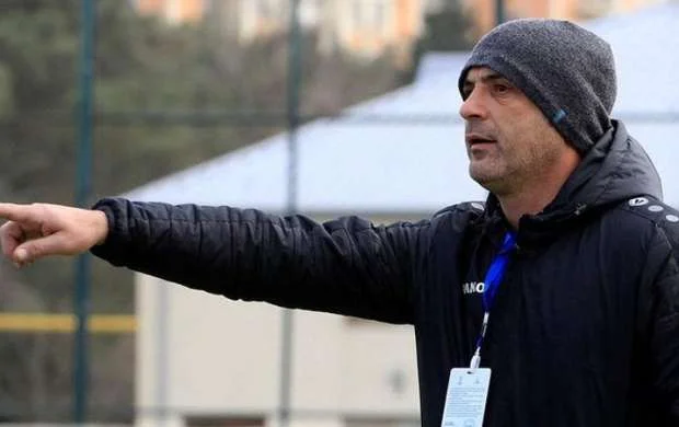 Futbolçumuz şit zarafata görə Türkiyədə dükanda döyülüb 