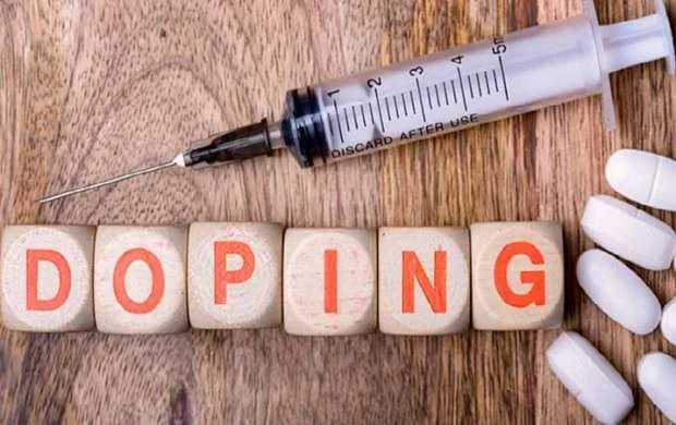 Milli komandanın iki futbolçusu dopinq testdə "ilişdi" 