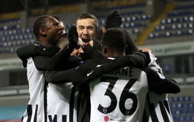 "Neftçi" çempionatda 400-cü ev oyununa çıxan ilk komanda oldu 